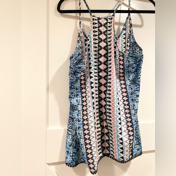 Japna tank top multi colored patterned slight split back hem size medium - Picture 4 of 7